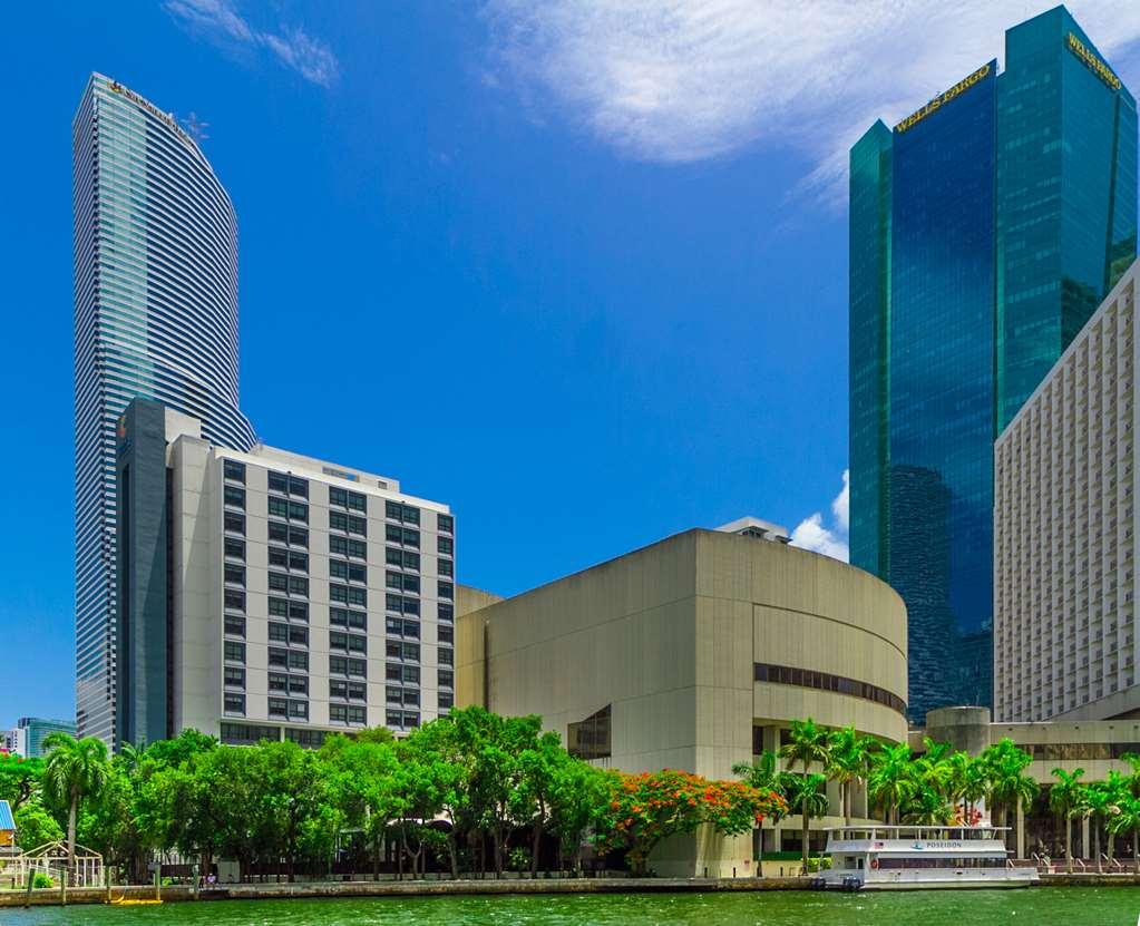 Comfort Inn & Suites Downtown Brickell-Port Of Miami Exterior foto